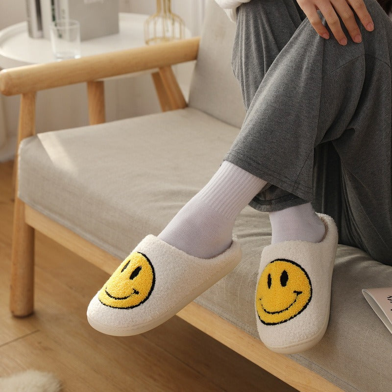 Big Smiley Pattern Slippers 2.0