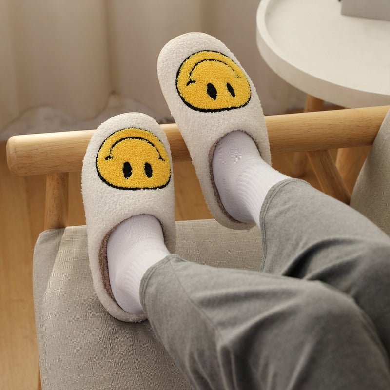 Big Smiley Pattern Slippers 2.0